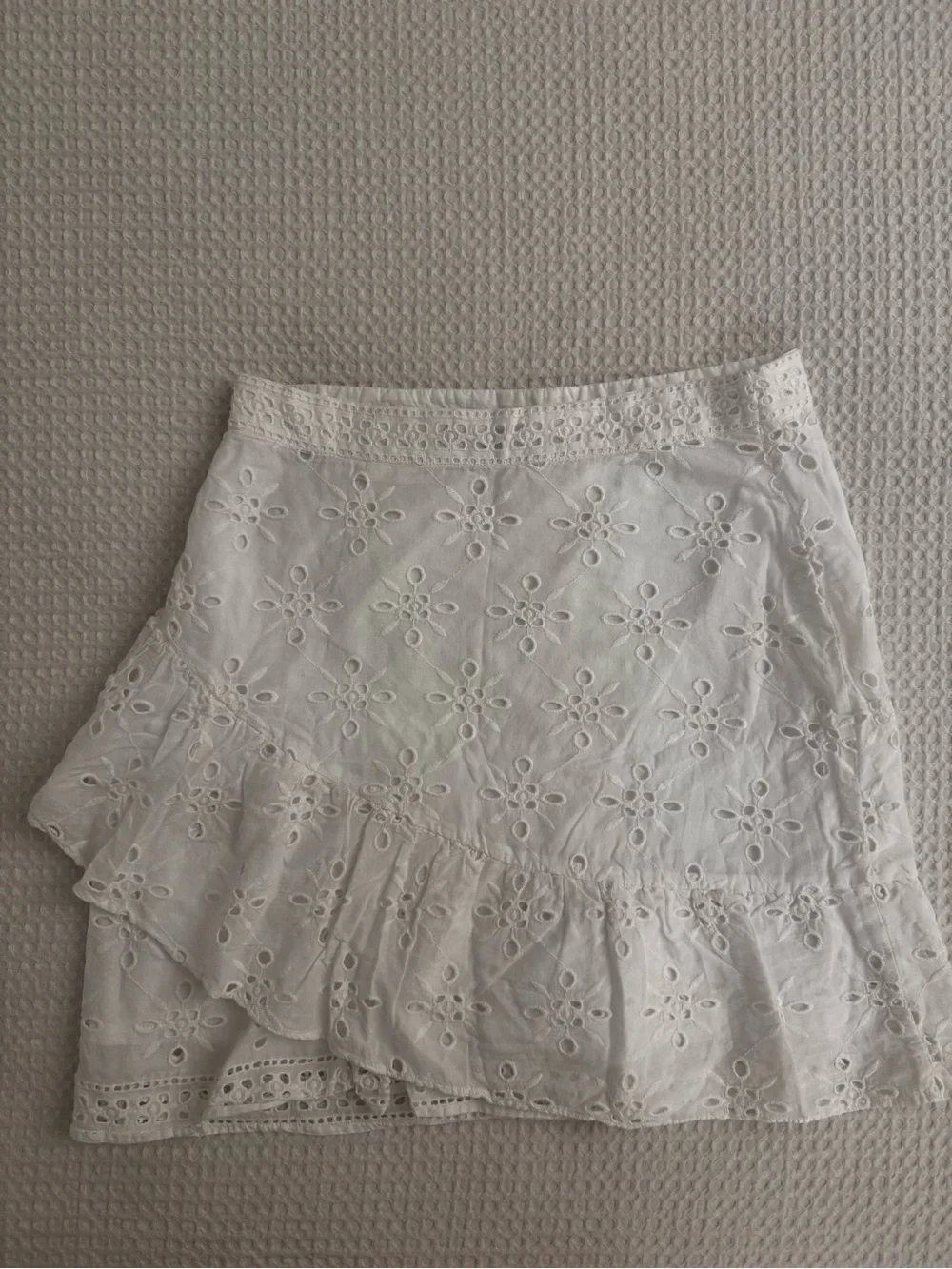Express White Eyelet Ruffle Summer Skirt Size 8